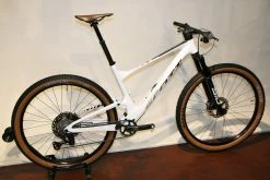 SCOTT Spark RC Pro (2022) -Bikes Shop IMG 1299 0c1ec9f8 b7a6 43f3 b220 d3b3968525c0