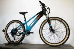 TITAN Charge Jr. 26" (2023) -Bikes Shop IMG 7938 2dae39b6 4b00 4a7f b174 56ad6eaf8ec4