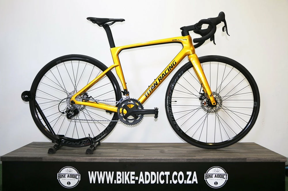 TITAN Valerian Carbon Comp (2023) 3 TITAN Valerian Carbon Comp (2023)